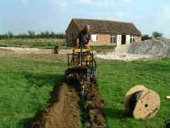 trencher.JPG (98241 bytes)